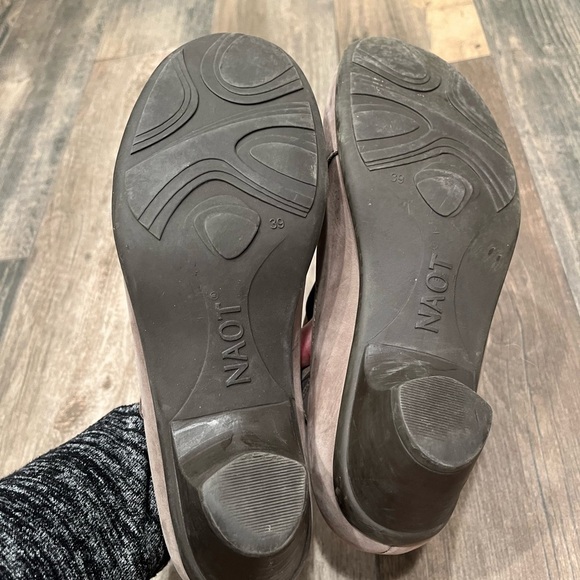 NAOT Brown Suede Leather Mary Jane Heel Shoes Women’s Size 8/39 Patent Toe Cap - Picture 6 of 7